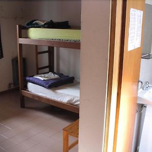 Habitación para Hombres Compartida